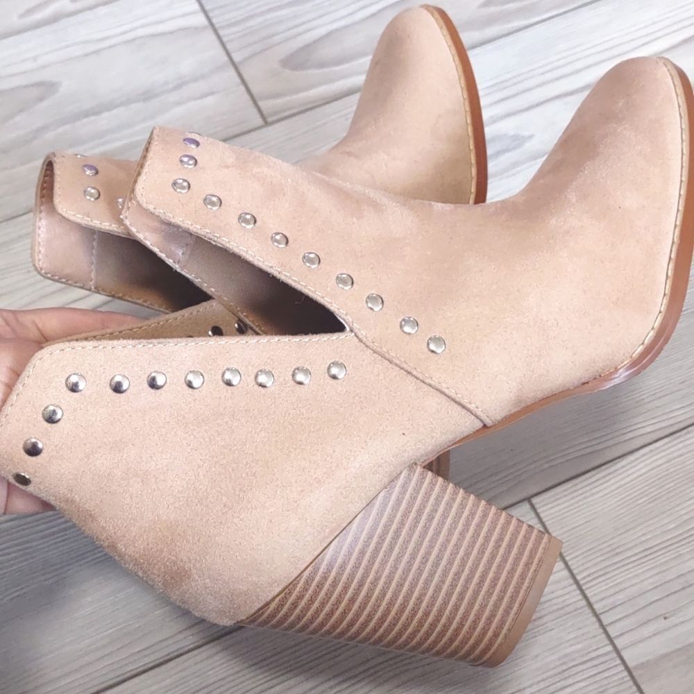 (78-1803) Tan Women's Pointed Toe Ankle Boot Sz 9.5 - Picture 4 of 11